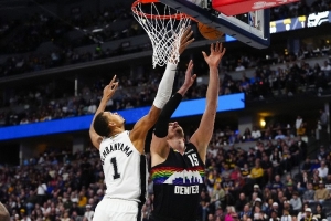 弗莱：现在文班强过约基奇 一条腿的恩比德都比阿德巴约好