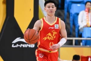 因伤退场！林秉圣9分钟3中0没得分 正负值-11