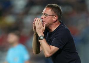 记者：朗尼克下达最终通牒，要求米兰本周决定是否接受条件聘请他