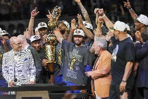 22年布伦森谈其亿元合同被认为溢价：我还是我 每天都会去训练