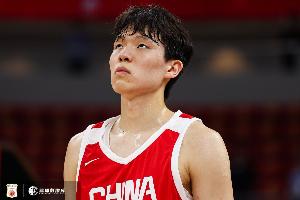 媒体人：杨瀚森在场上和队友有些脱节  用好他是长期课题