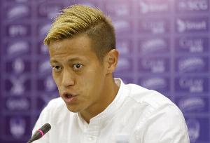 本田圭佑：几次交手巴西都被收拾得挺惨 在顺风时突然被哐哐进球