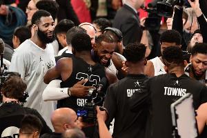 媒体人：一开始我就认定老詹肯定不会去勇士 媒体在炒作话题而已